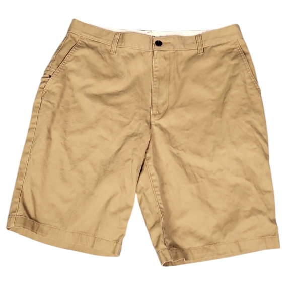Dockers Shorts Mens Size 34 Mid Rise Medium Wash Beige - Picture 1 of 2